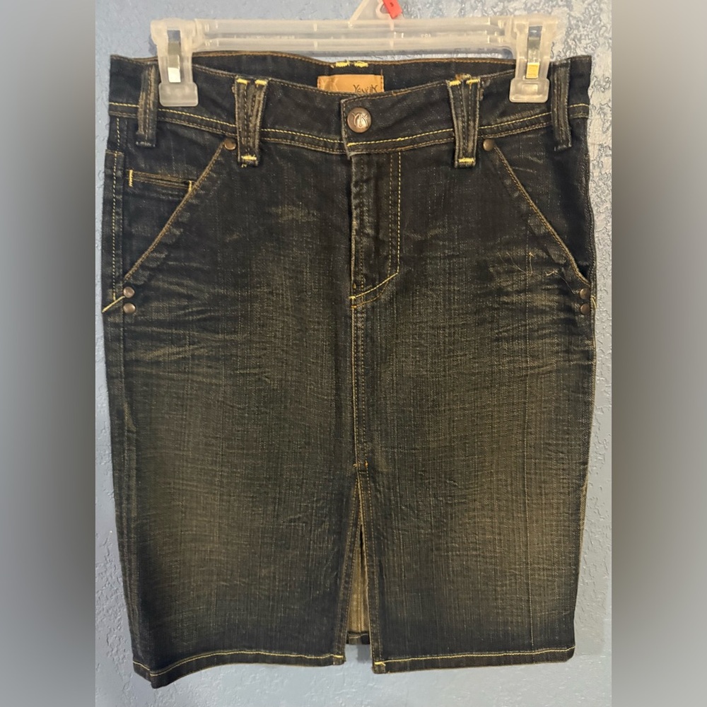 YANUK midi Jean skirt- slit in the front/ Size 4-NWOT Rust